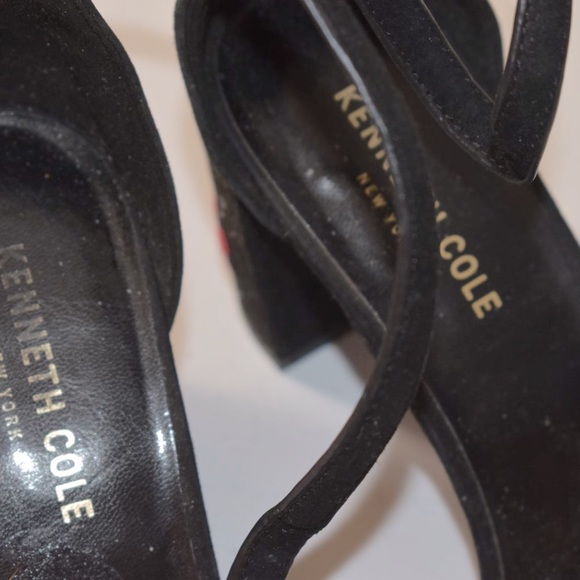 Kenneth Cole Lisa Black Suede Heels Sandals size 9.5 Embroidered Floral Chunky - Picture 2 of 8
